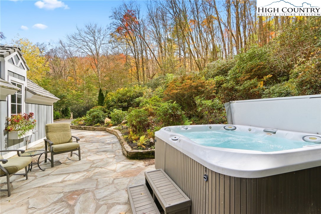 109 Rockbrook Court Property Photo 40