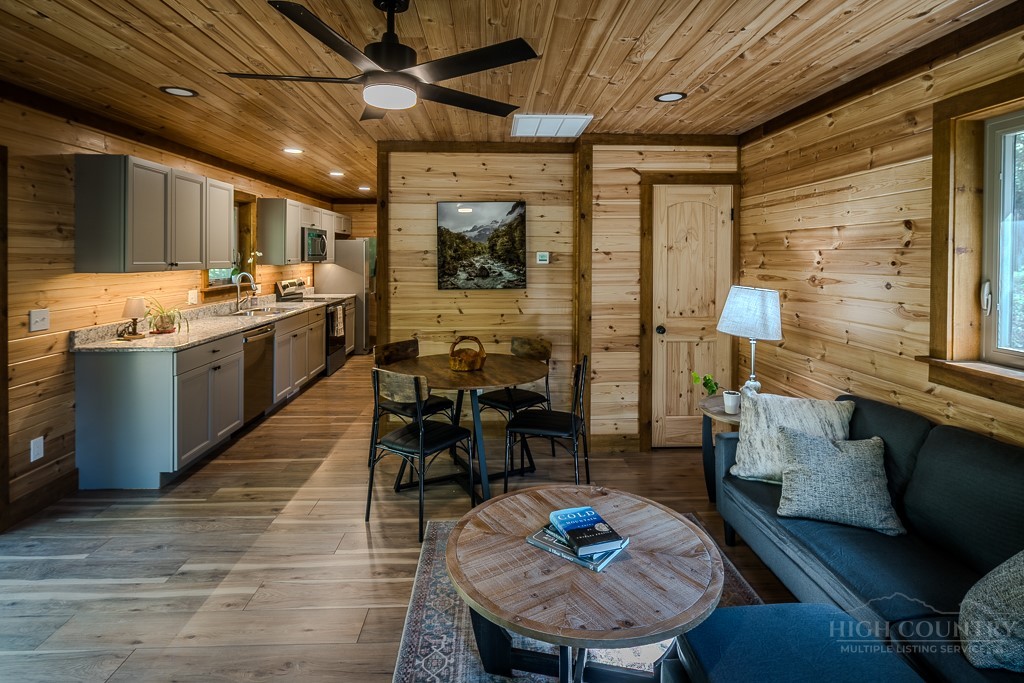 131 Ollie Trail Property Photo 18