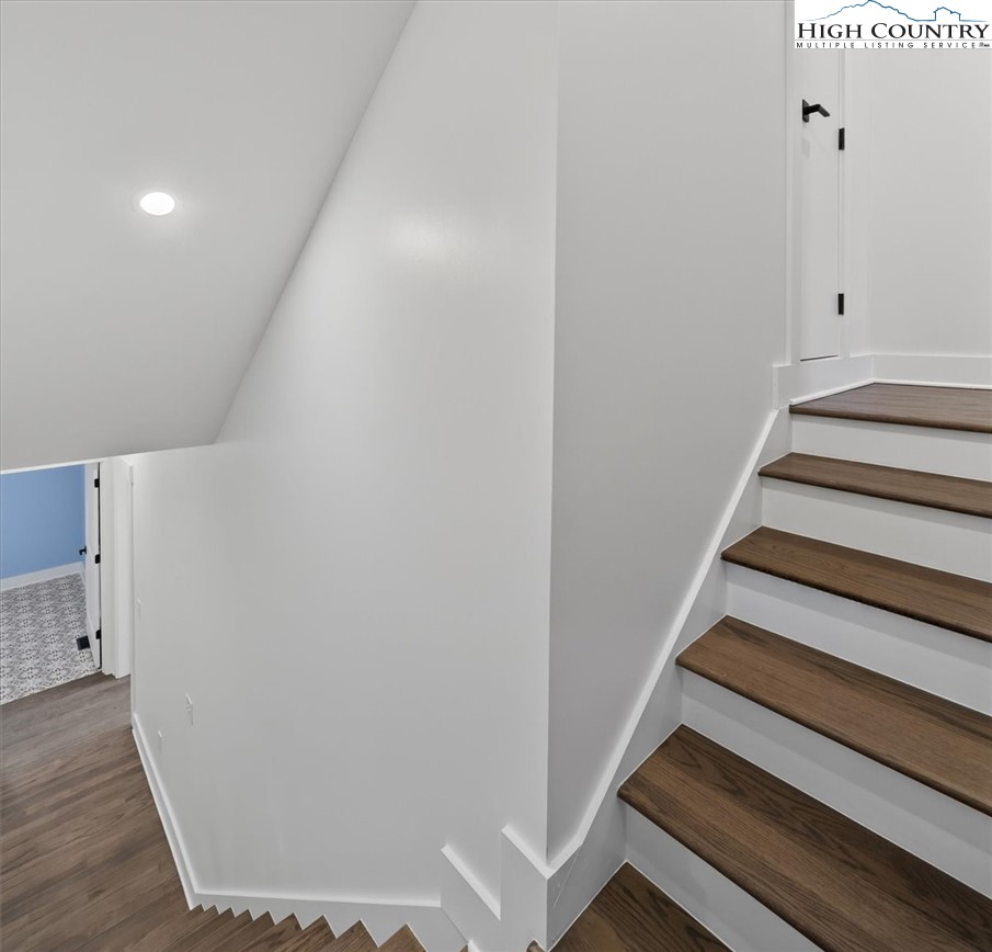 20 Busic Ridge Property Photo 44