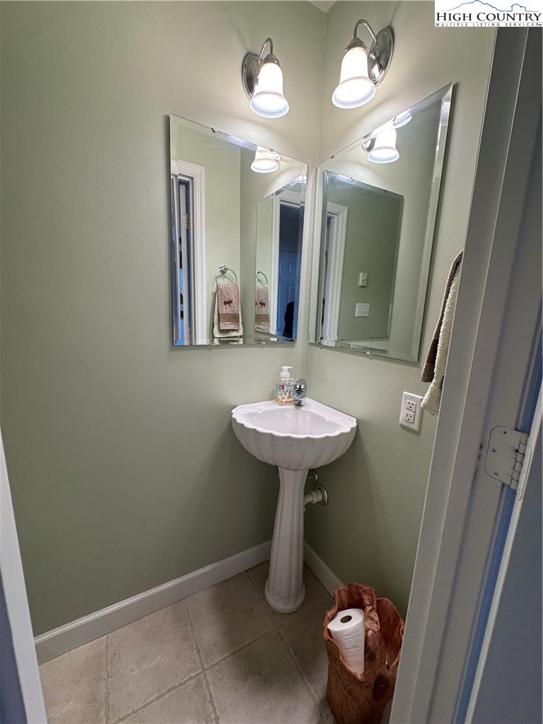 128 Hillcrest Road Property Photo 8