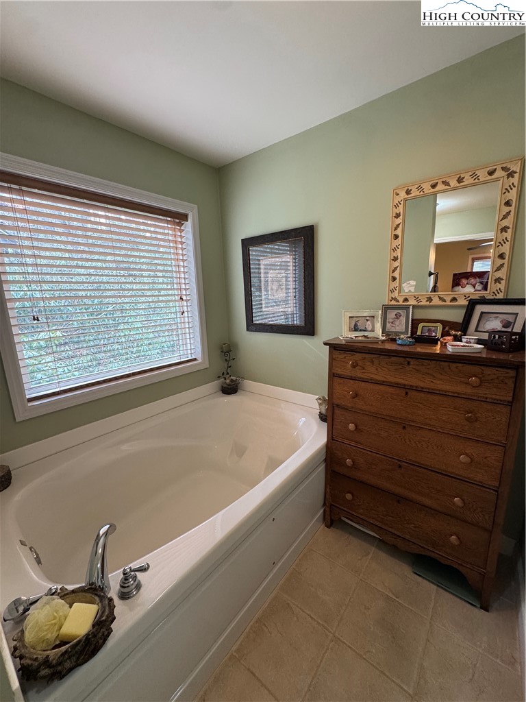 128 Hillcrest Road Property Photo 14