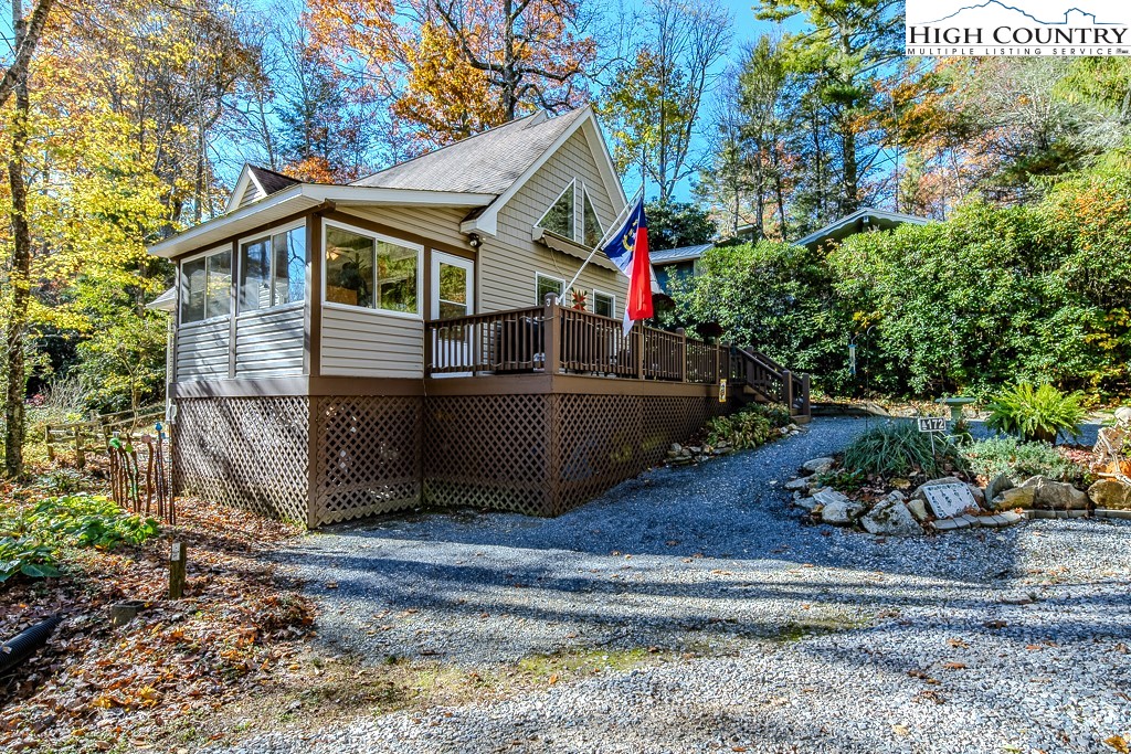 172 Valley Lane Property Photo 4