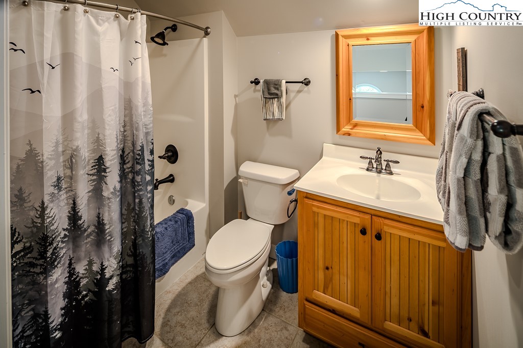 172 Valley Lane Property Photo 44
