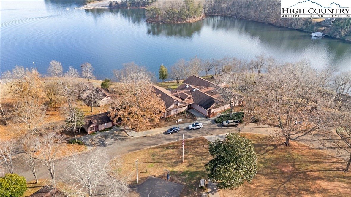 6692 Valwood Road Property Photo 8