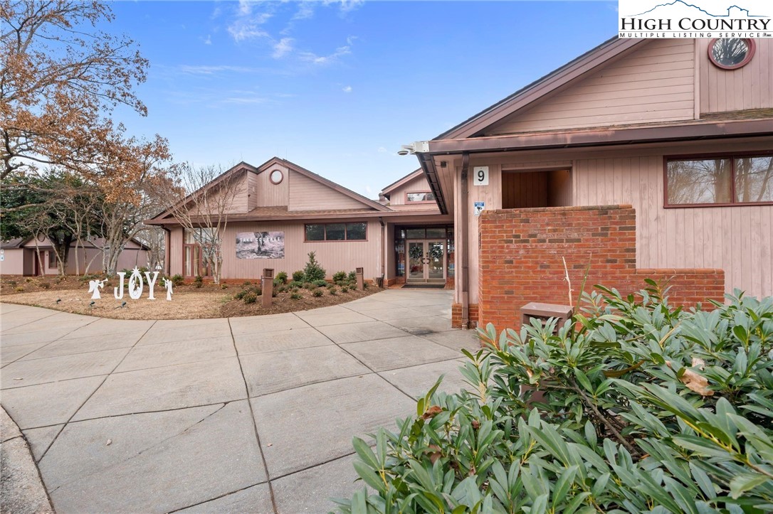 6692 Valwood Road Property Photo 9