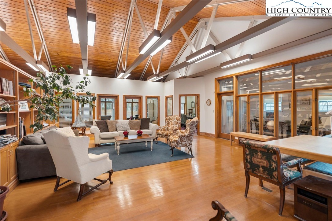 6692 Valwood Road Property Photo 10