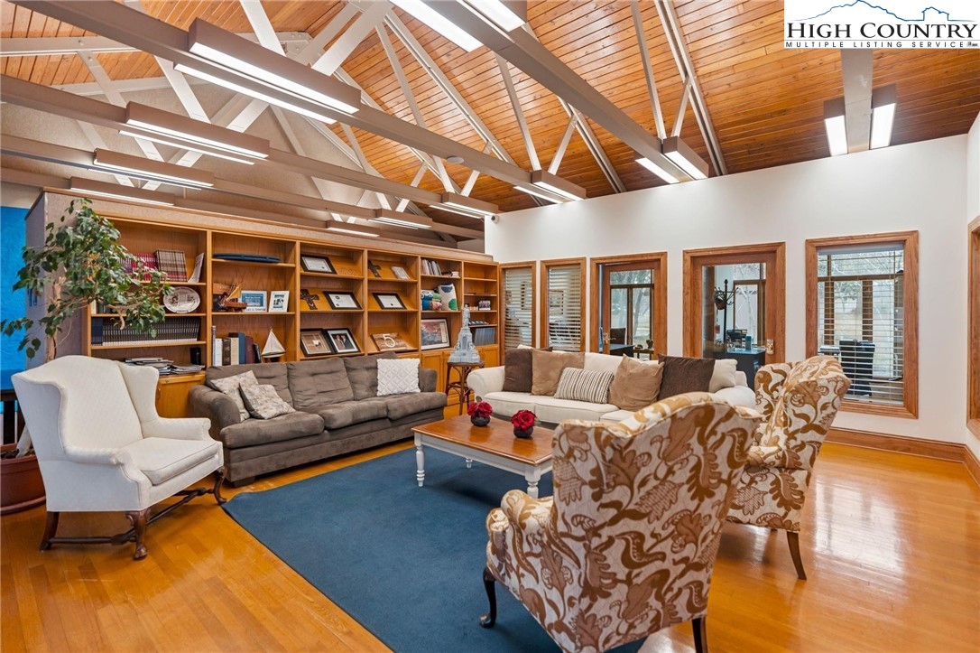 6692 Valwood Road Property Photo 11
