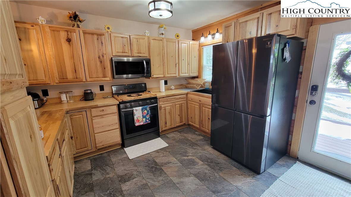 156 Tenessia's Way Property Photo 8