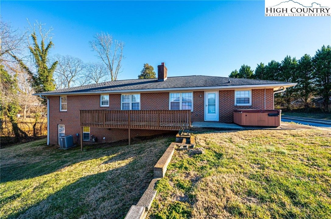 620 Diamondhead Drive Property Photo 7