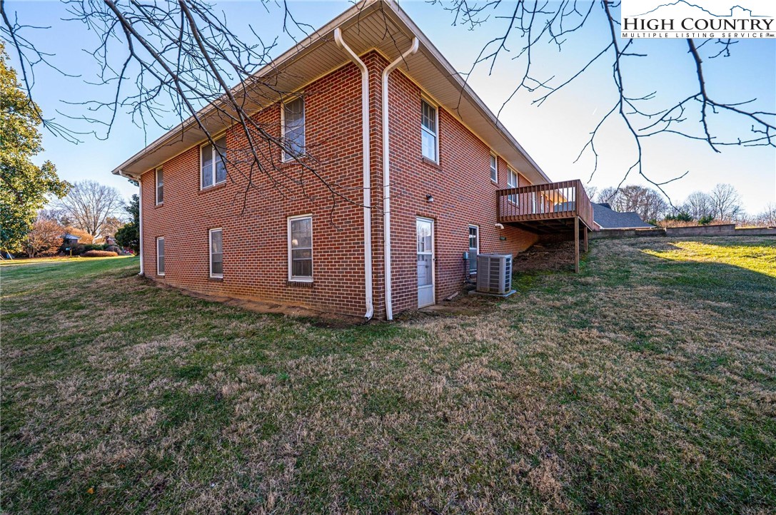 620 Diamondhead Drive Property Photo 9
