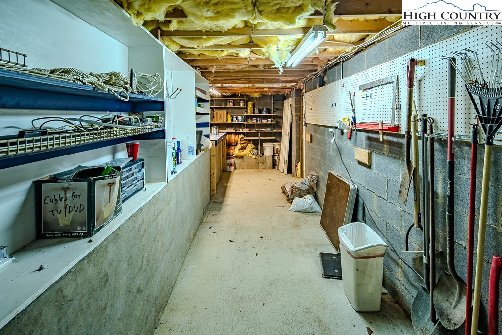 182 Streamside Lane Property Photo 43
