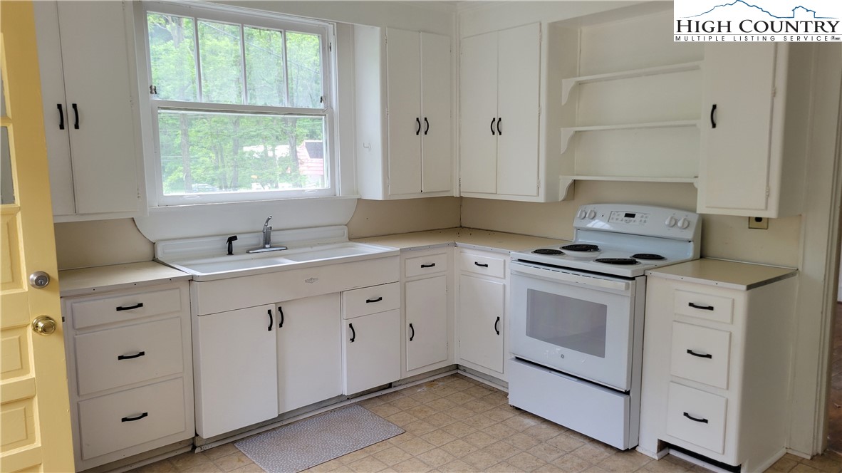 229 Old Bristol Road Property Photo 5