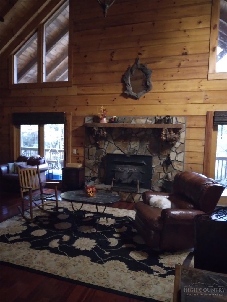 1694 Humpback Mountain Road Property Photo 16
