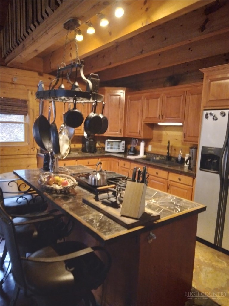 1694 Humpback Mountain Road Property Photo 20