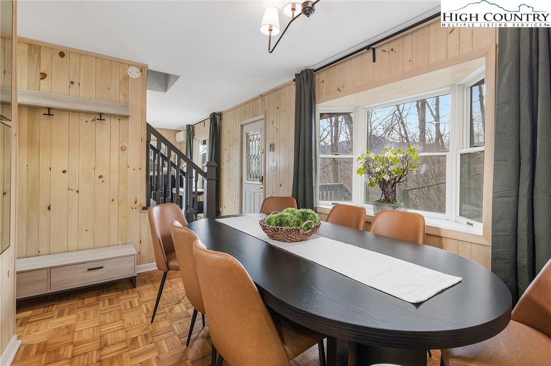 556/558 Thorncliff Drive Property Photo 8
