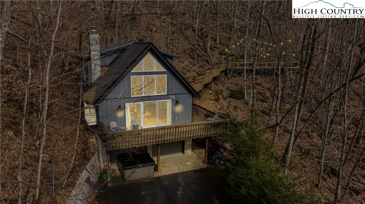 556/558 Thorncliff Drive Property Photo 37