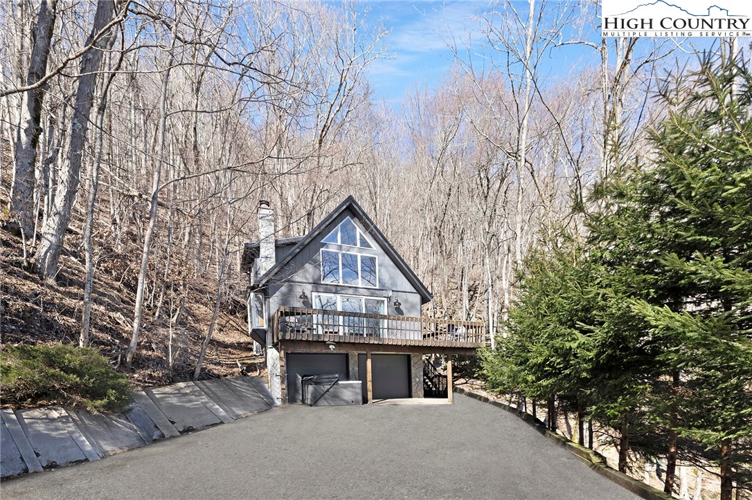 556/558 Thorncliff Drive Property Photo 38