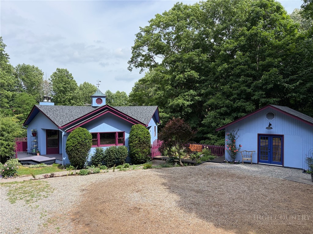 873 Silverleaf Road Property Photo 1