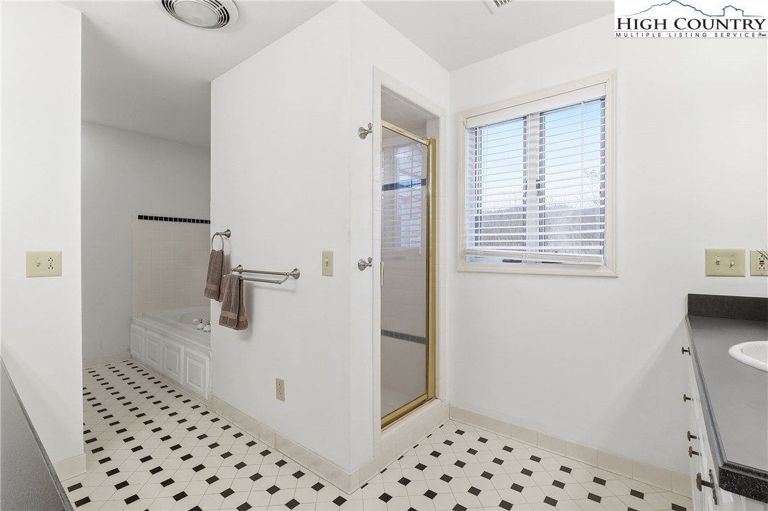 1644 Broadstone Road Property Photo 23