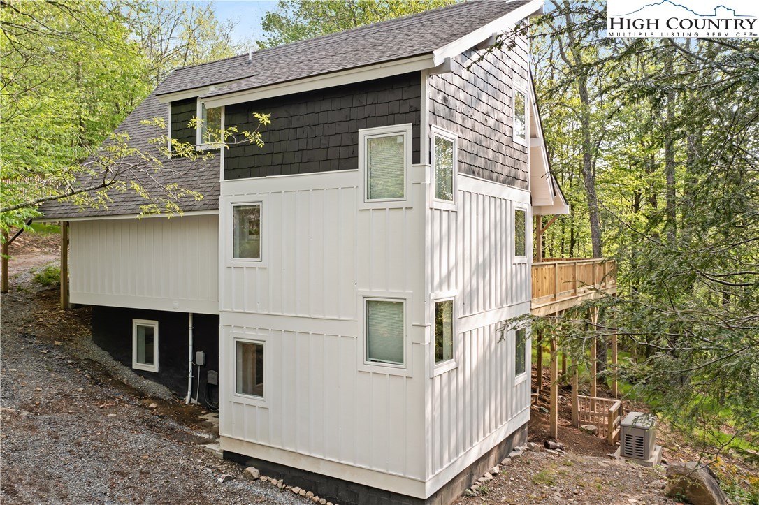 111 Overbrook Trail Property Photo 4