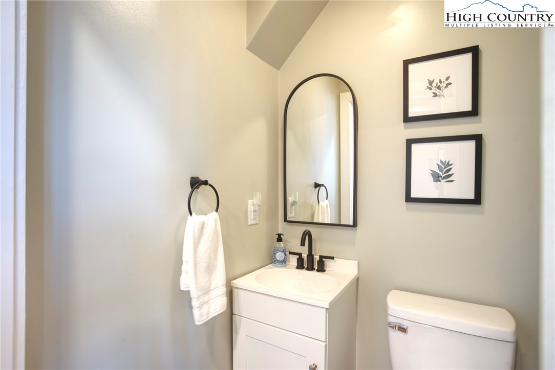 111 Overbrook Trail Property Photo 11