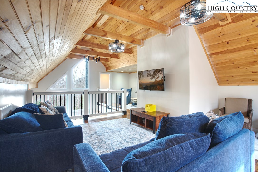 111 Overbrook Trail Property Photo 29