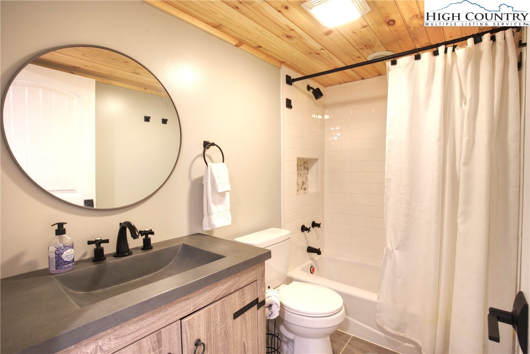 111 Overbrook Trail Property Photo 38