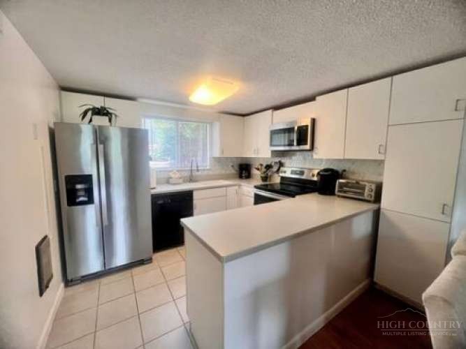 1040 Sugar Mountain Drive B14 Property Photo 8