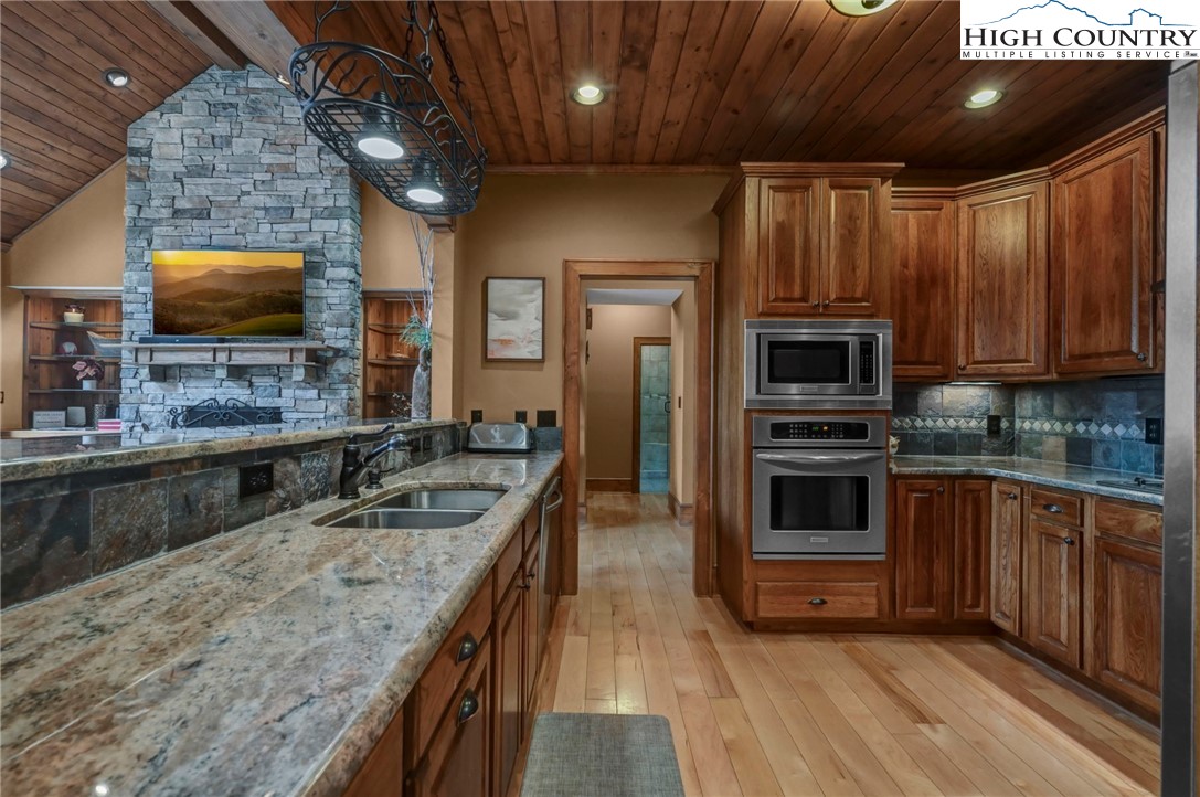 1226 Grouse Moor Drive Property Photo 12