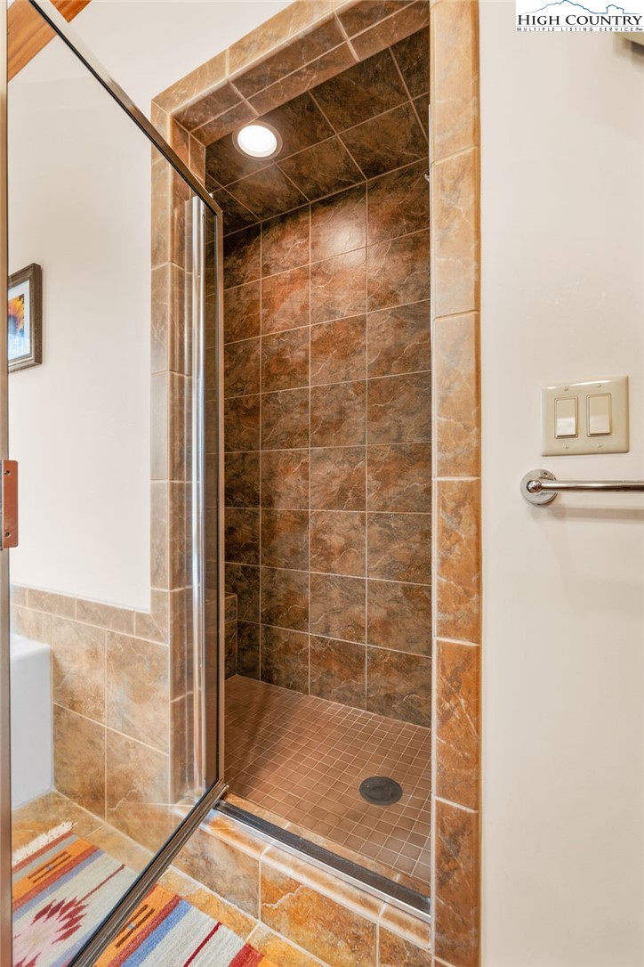 228 Pleasant View 8-d Property Photo 25