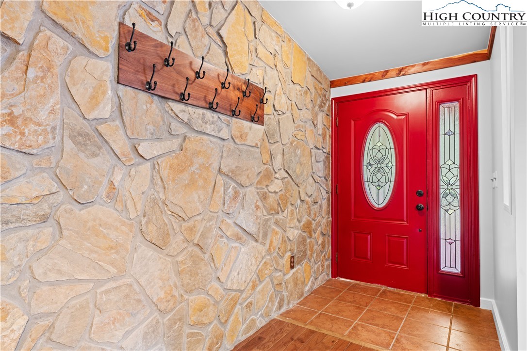 167 Wagon Wheel Lane Property Photo 4