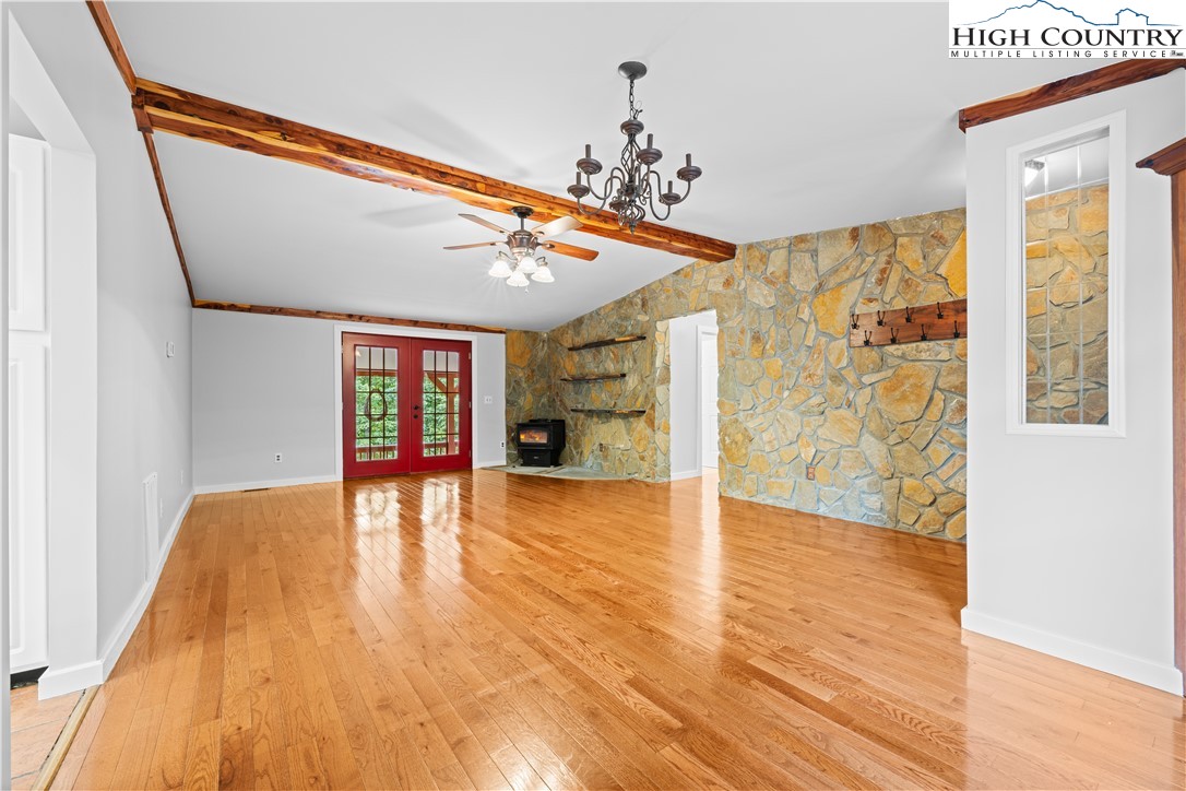 167 Wagon Wheel Lane Property Photo 8