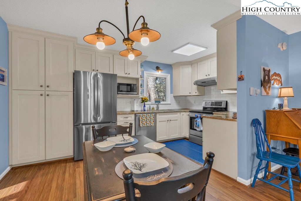 6 Ridgewood Lane Property Photo 7