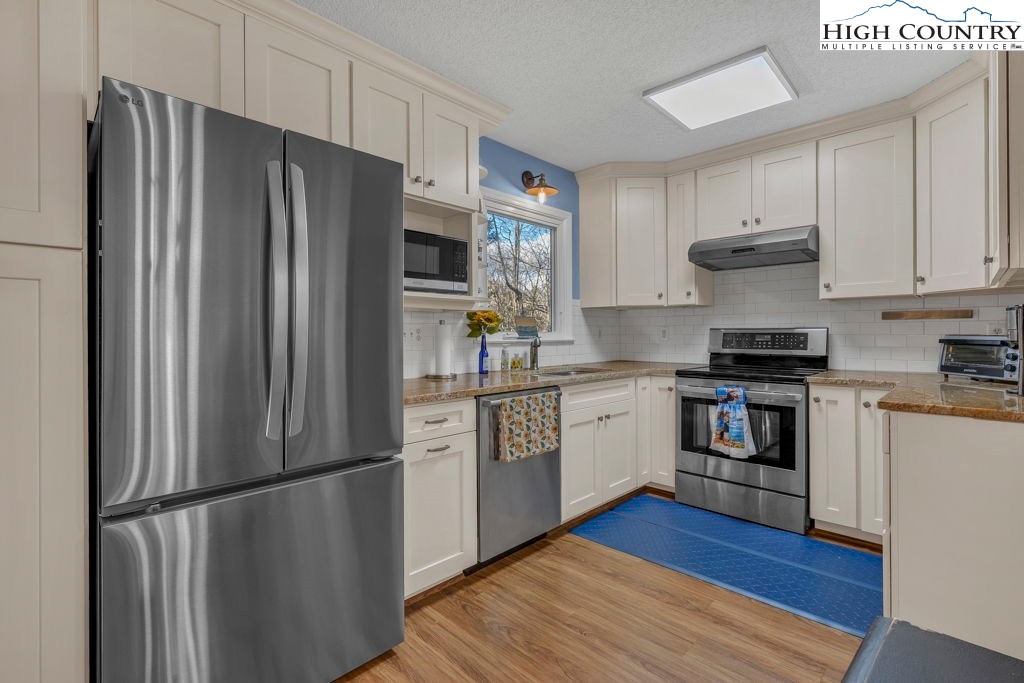 6 Ridgewood Lane Property Photo 9