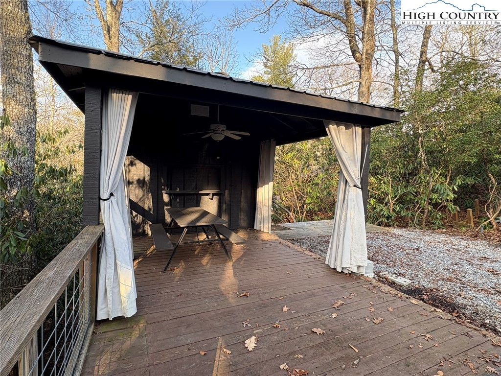 157 Hemlock Loop Property Photo 3