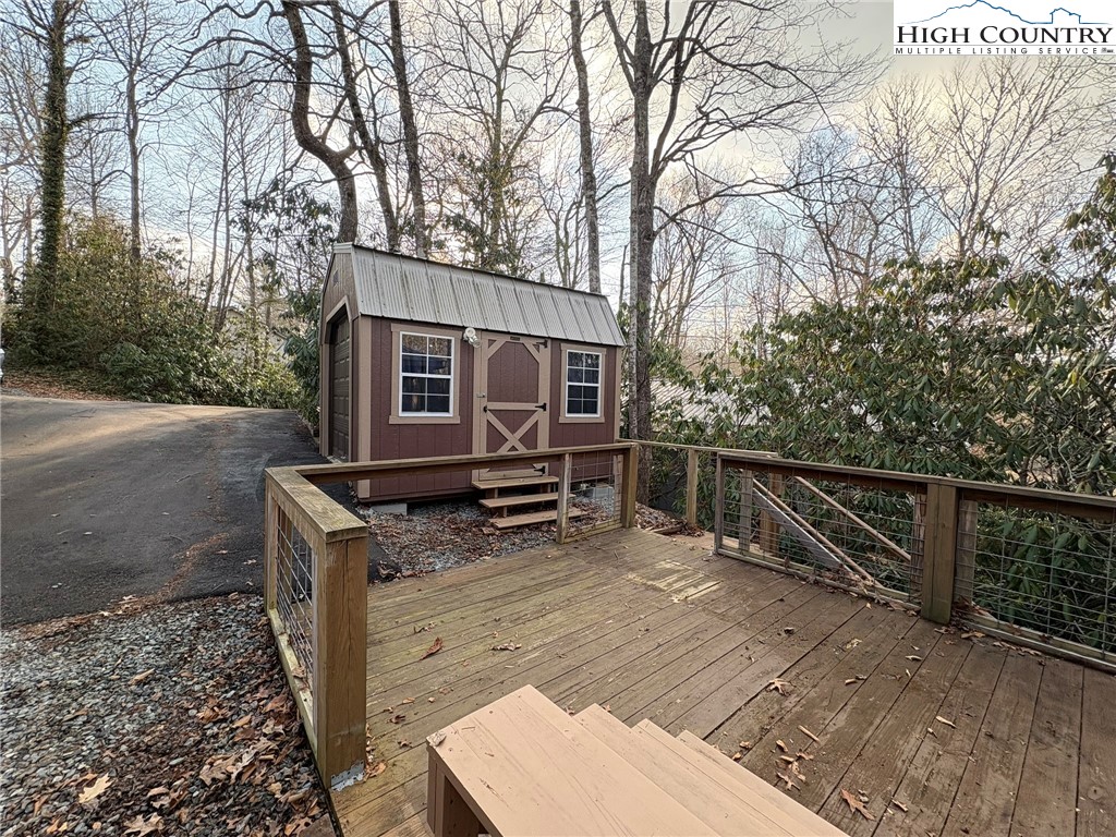 157 Hemlock Loop Property Photo 10