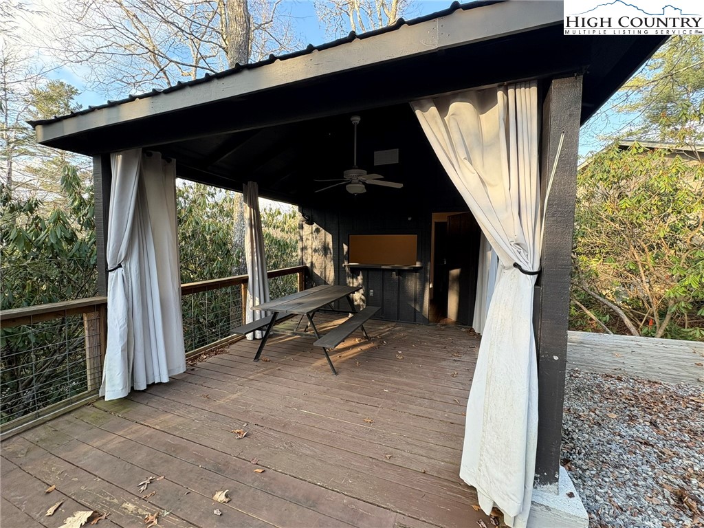 157 Hemlock Loop Property Photo 18