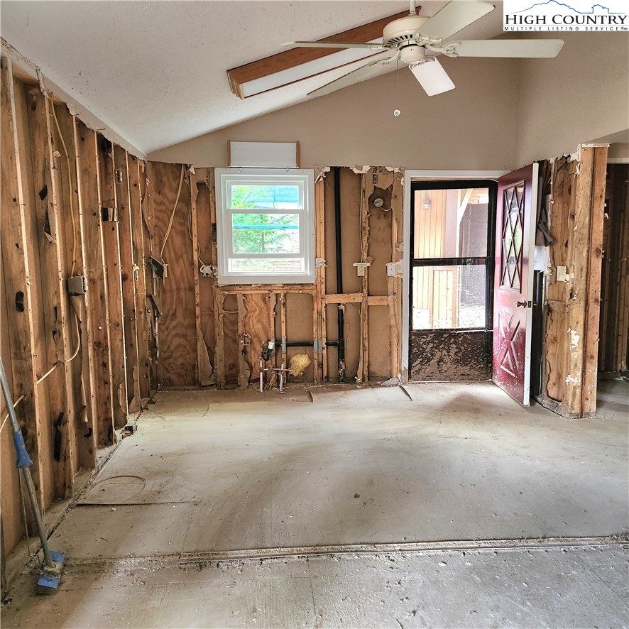 58 River Road Property Photo 5
