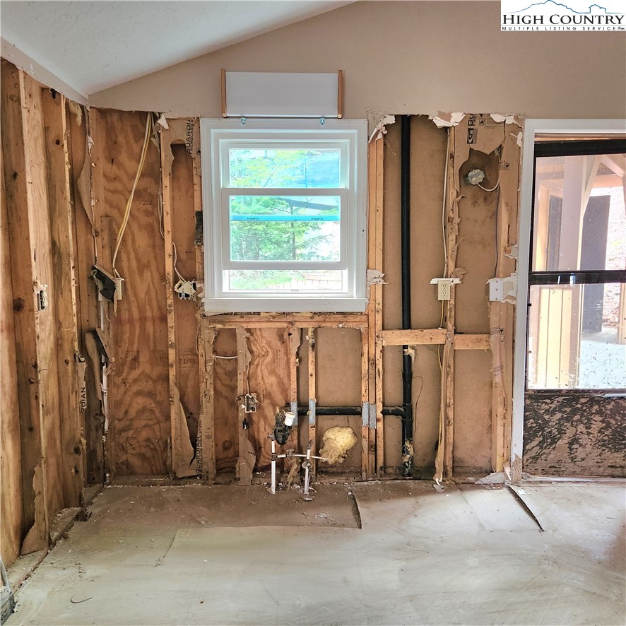 58 River Road Property Photo 8
