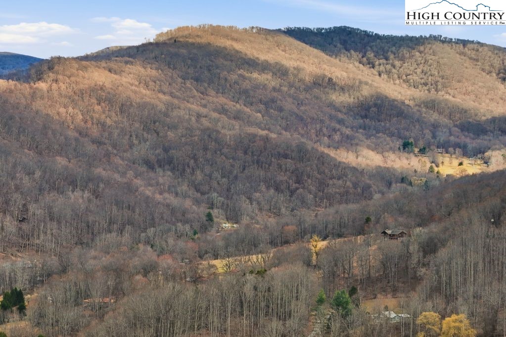 408 Eagle Ridge Road Property Photo 3