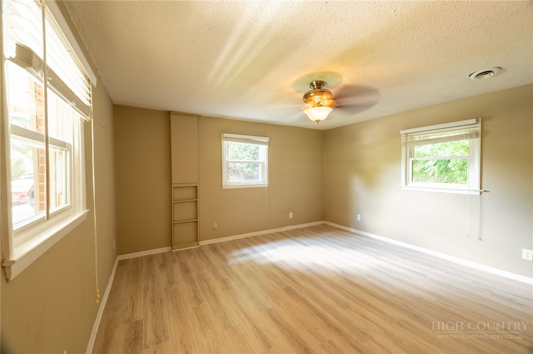 182 Owens Drive Property Photo 11