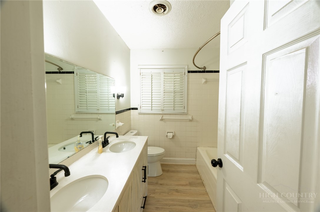 182 Owens Drive Property Photo 15