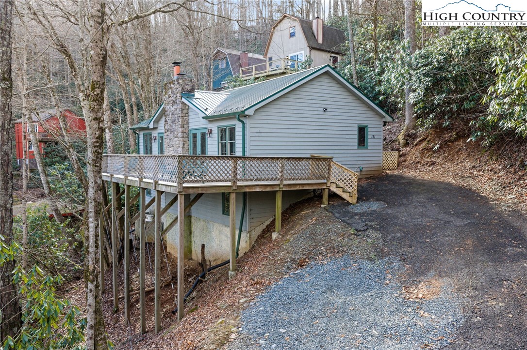 131 Hemlock Road Property Photo 2