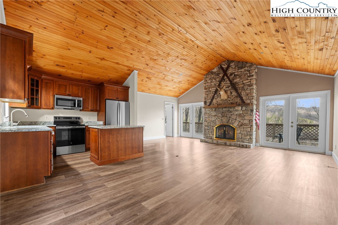 131 Hemlock Road Property Photo 4