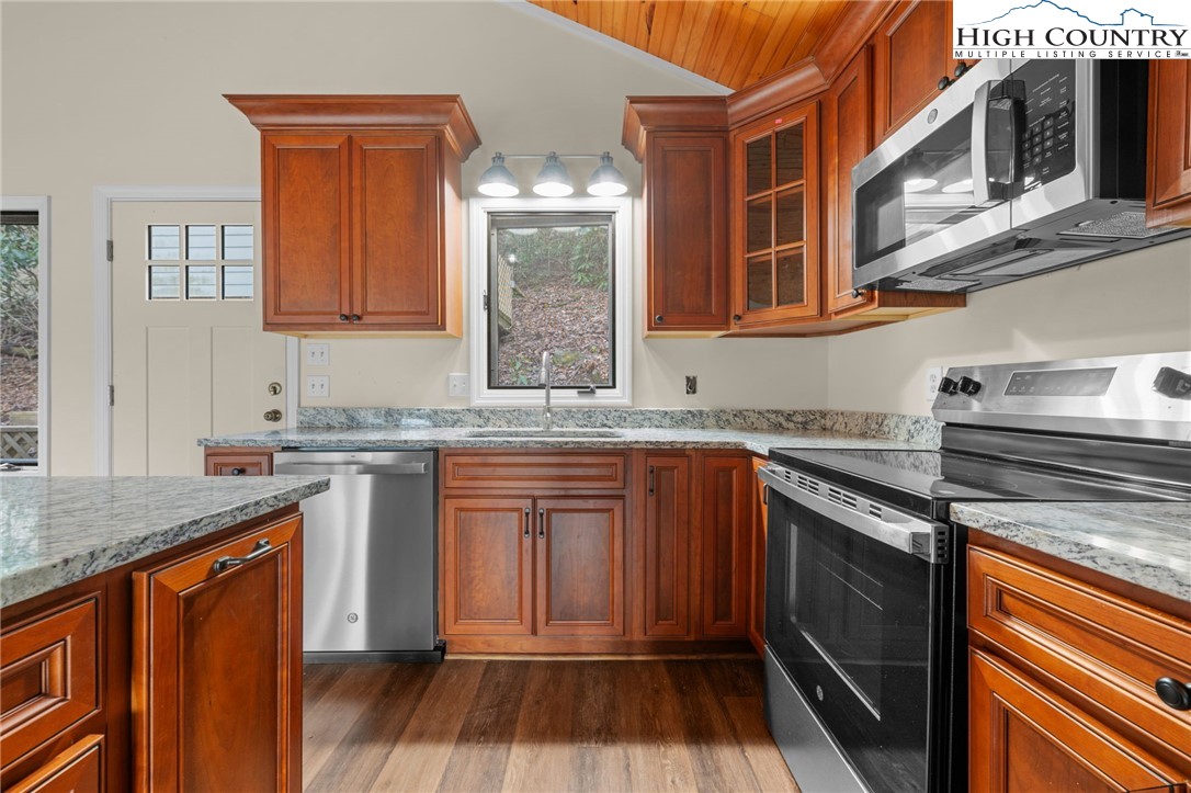 131 Hemlock Road Property Photo 8