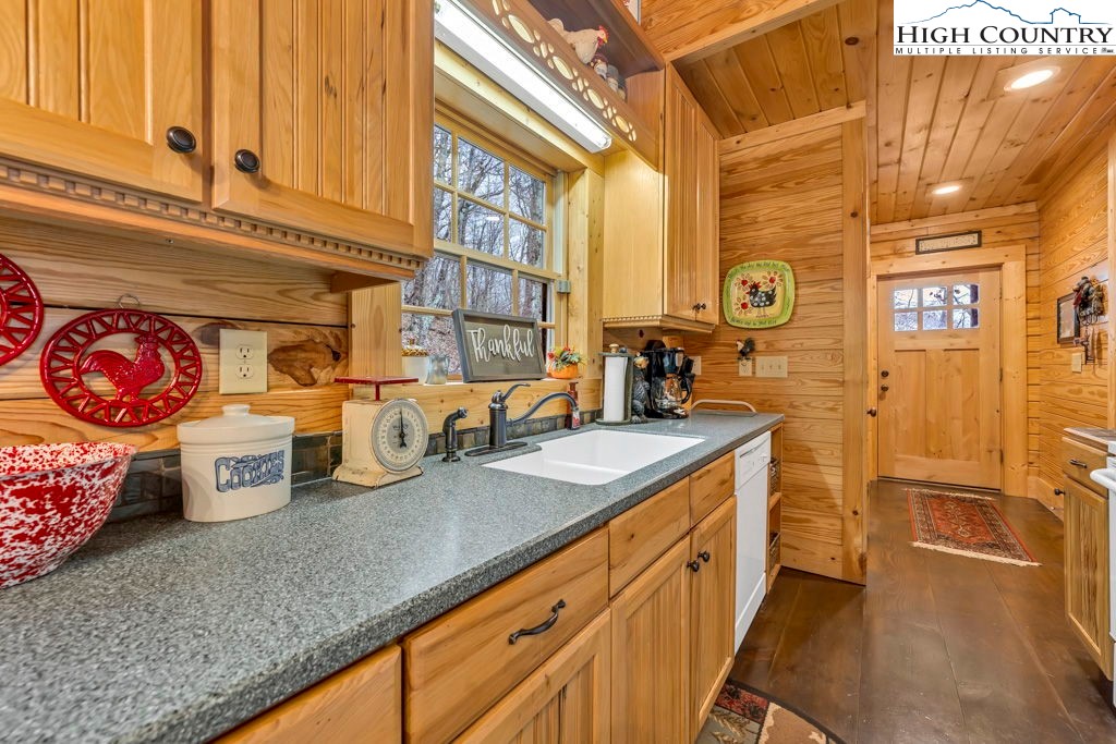 3043 Junaluska Road Property Photo 10