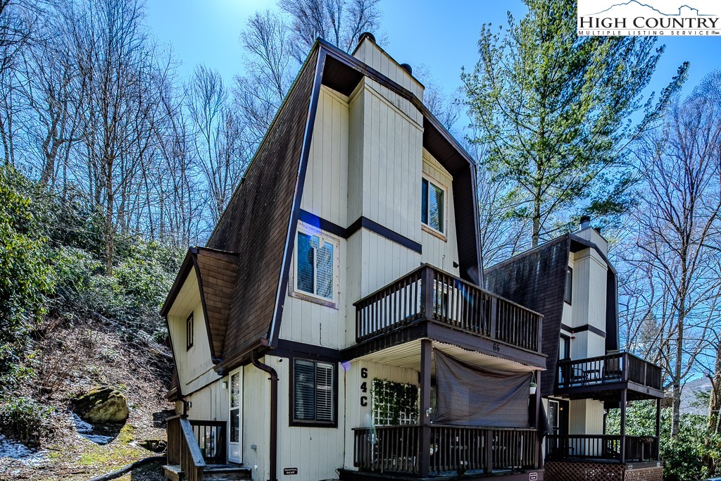 64 Creekside Drive B Property Photo 2