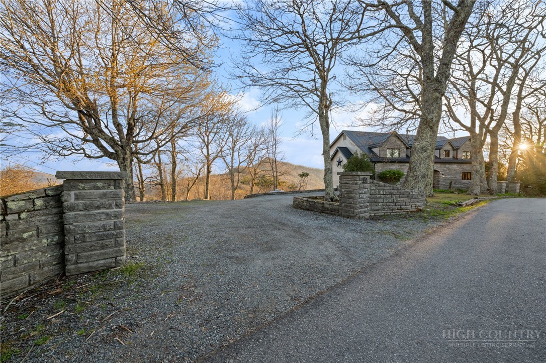 351 Windy Knob Trail Property Photo 3