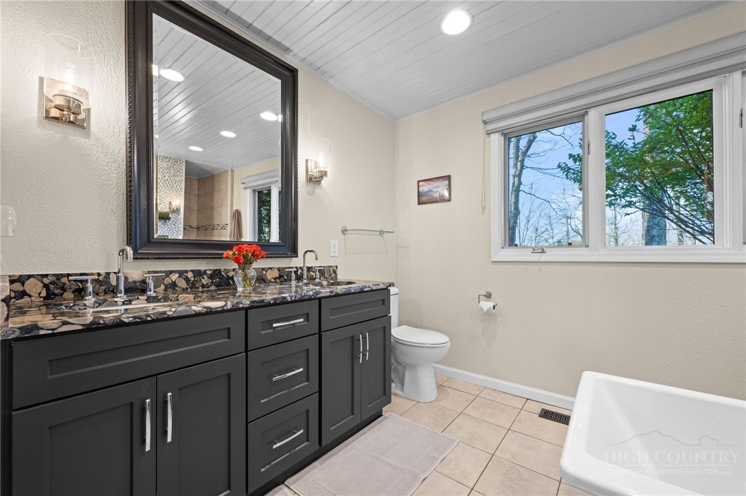 351 Windy Knob Trail Property Photo 24