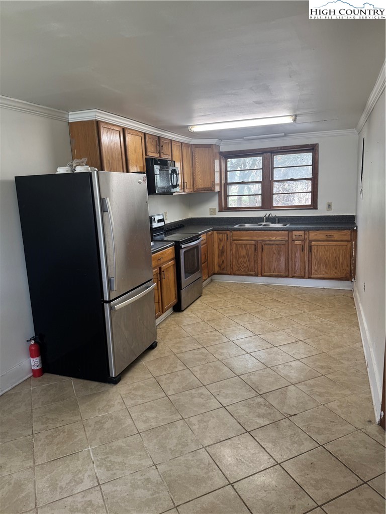 633 Cranberry Street Property Photo 5